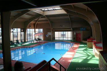 אומהה Westmont Inn & Suites מראה חיצוני תמונה